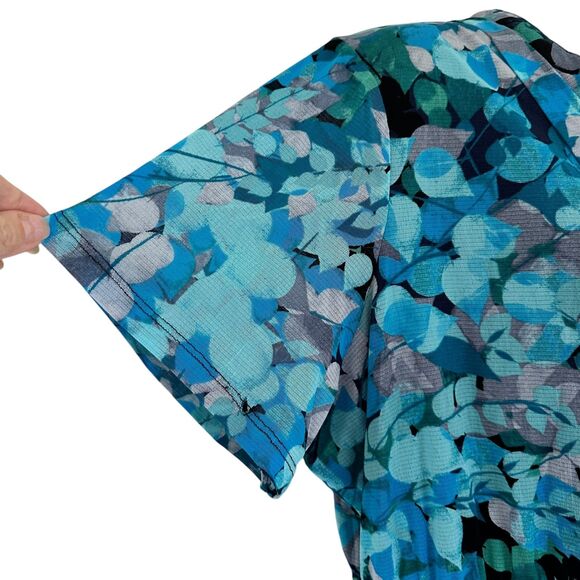 Croft & Barrow Blue Abstract Floral Top Short Sleeve Blouse Size 1X - Picture 4 of 9